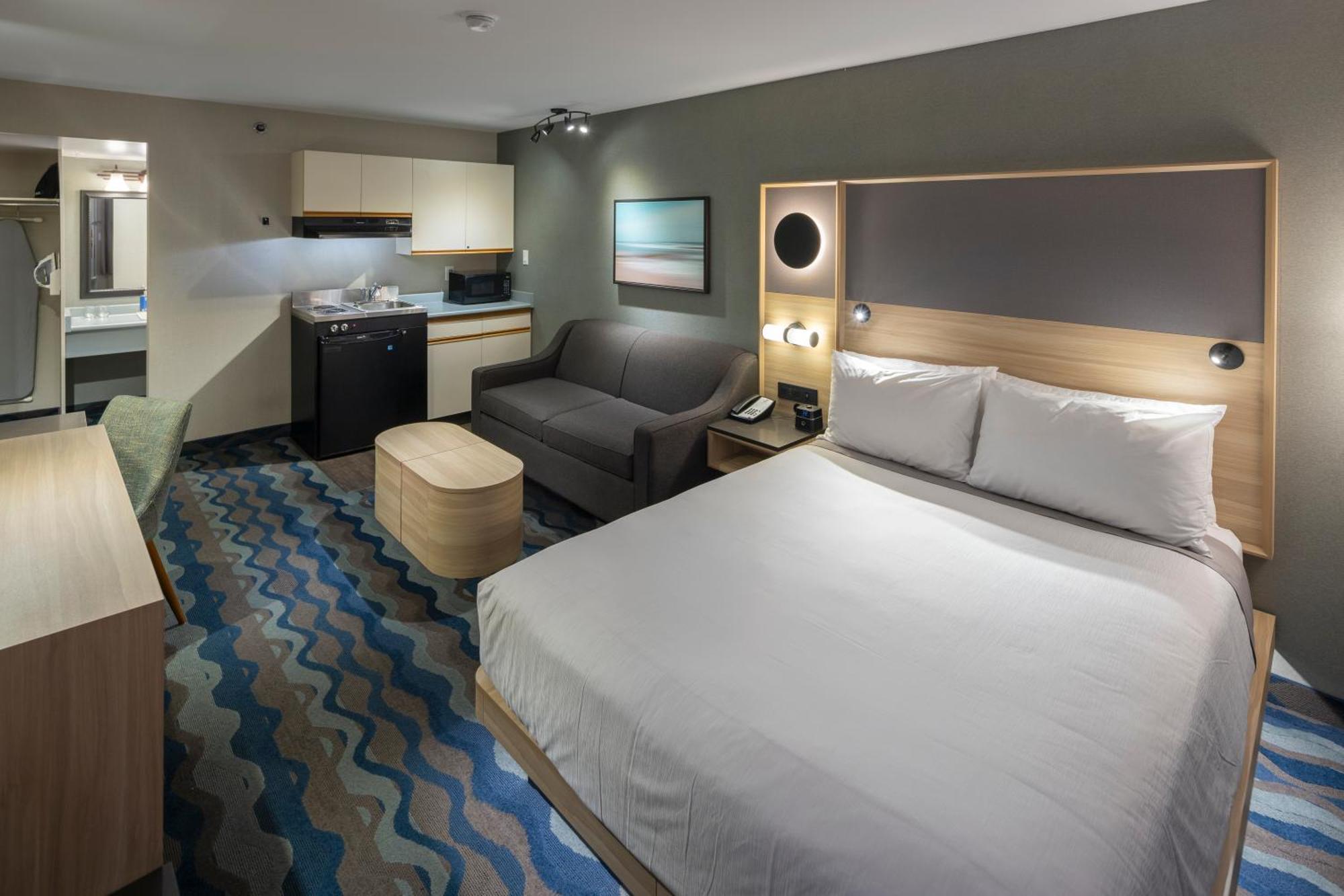 Accent Inns Vancouver Airport Ричмонд Экстерьер фото
