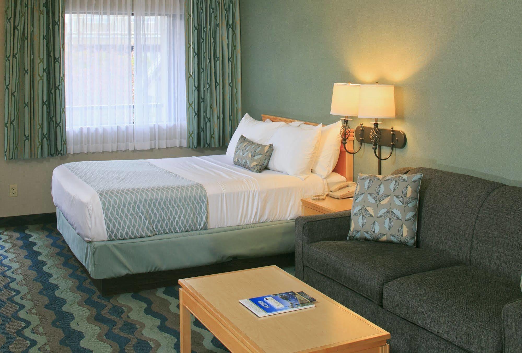 Accent Inns Vancouver Airport Ричмонд Экстерьер фото